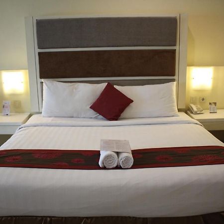 Отель President Executive Club Чикаранг Экстерьер фото