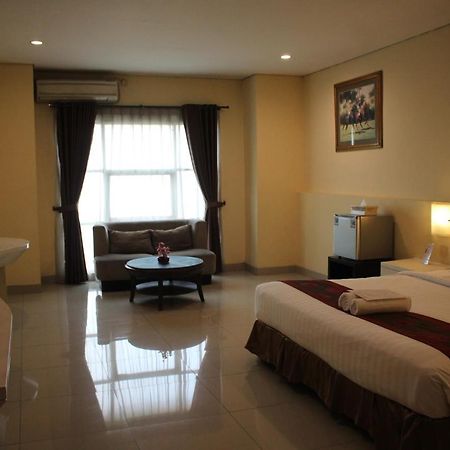 Отель President Executive Club Чикаранг Экстерьер фото