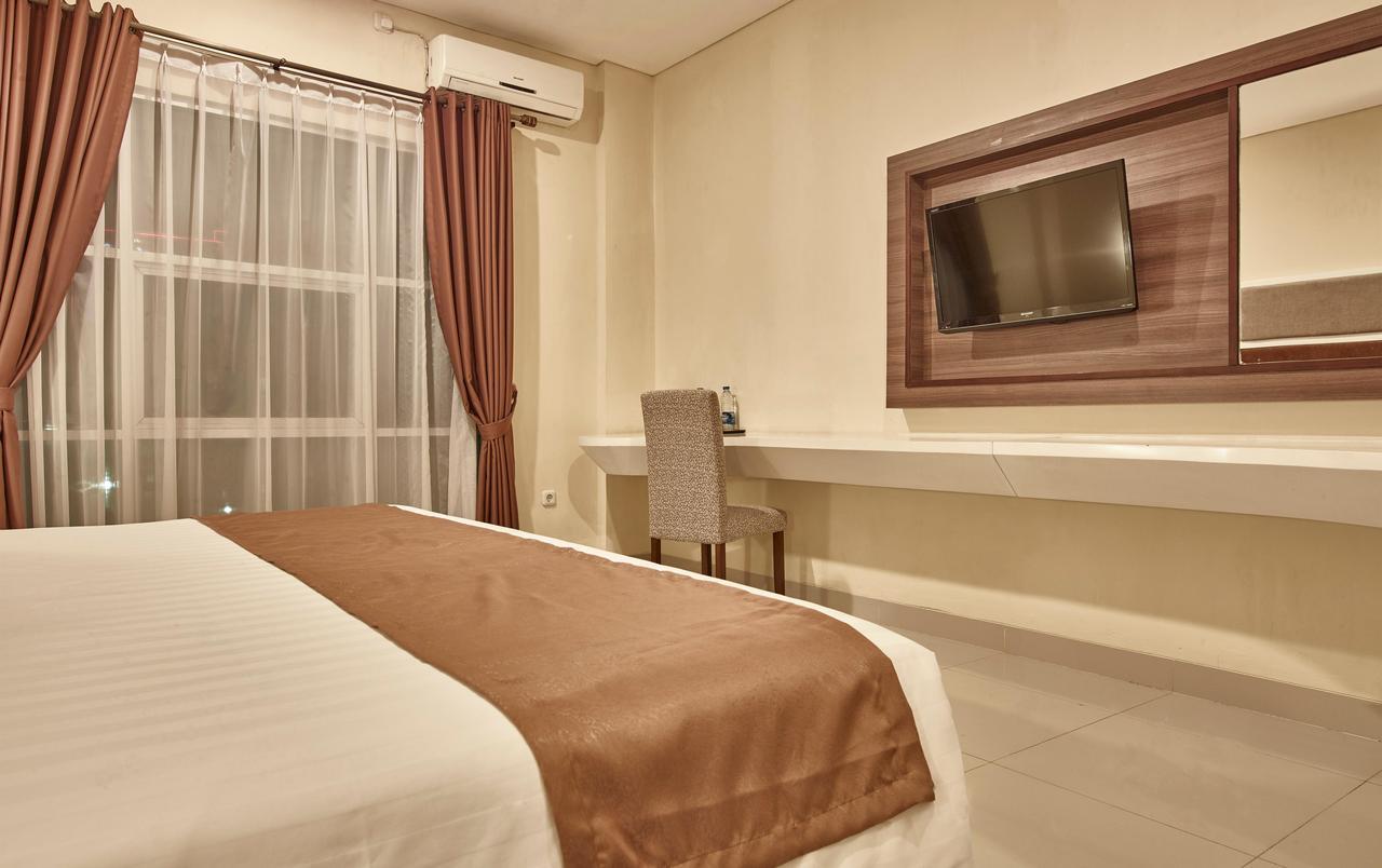 Отель President Executive Club Чикаранг Экстерьер фото